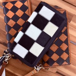 Checkered Woman’s Wallet Wristlets